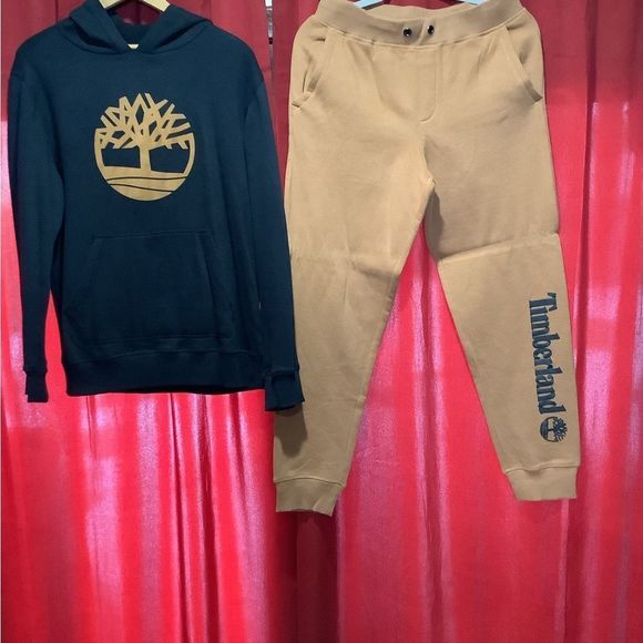 **********LIKE NEW BOY SWEAT SUIT********* - Picture 7 of 7